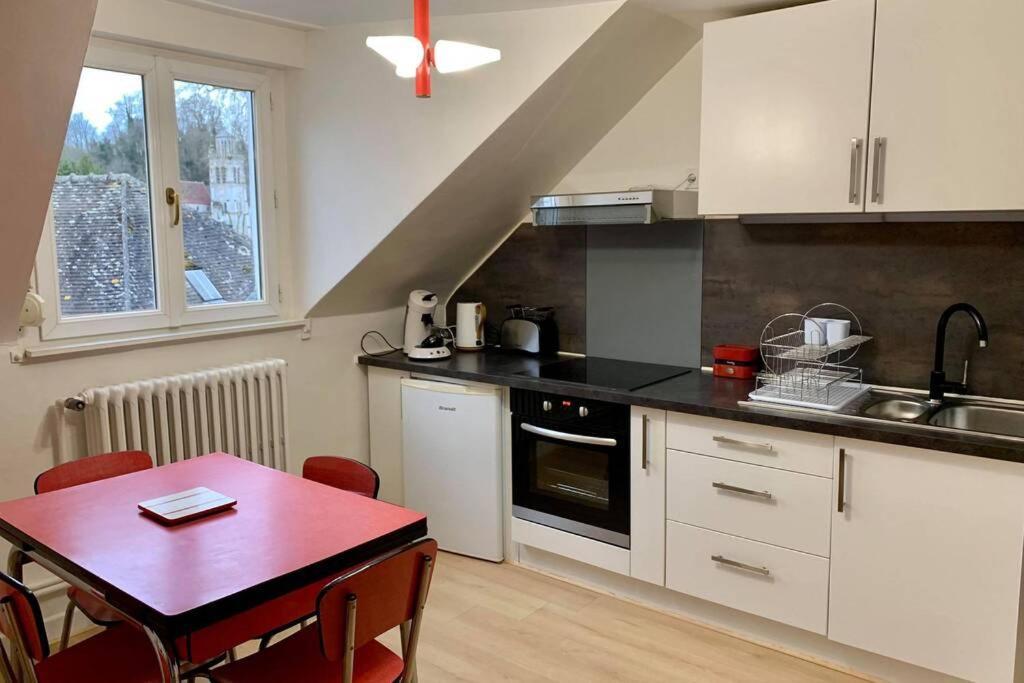 Appartement Vintage avec vue sur le château Pierrefonds Exterior foto