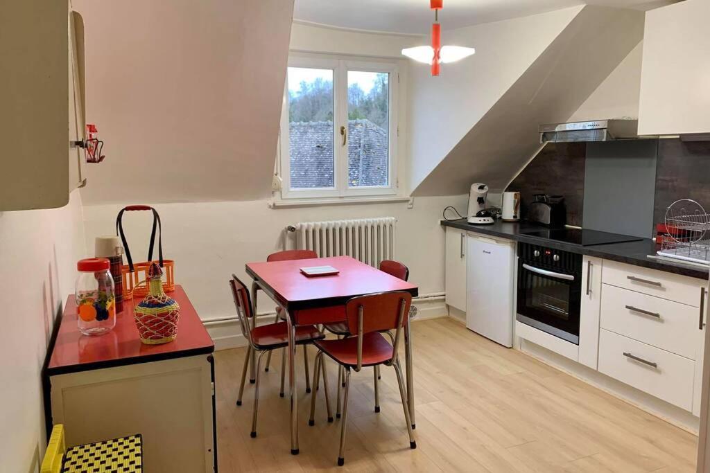 Appartement Vintage avec vue sur le château Pierrefonds Exterior foto